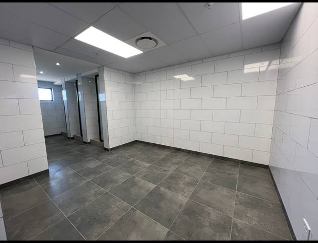 13,000M² WAREHOUSE TO LET IN LOUWLARDIA